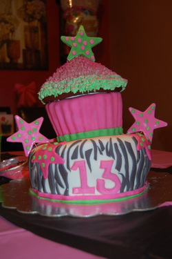 13th Birthday Cakes on Cake Gallery   Deelish Designs  Custom Cakes   Sweets